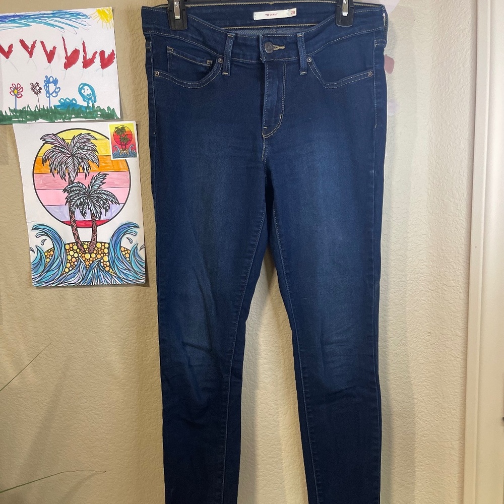 Women's Levi's Mid Rise Skinny, Jeans- Size 28